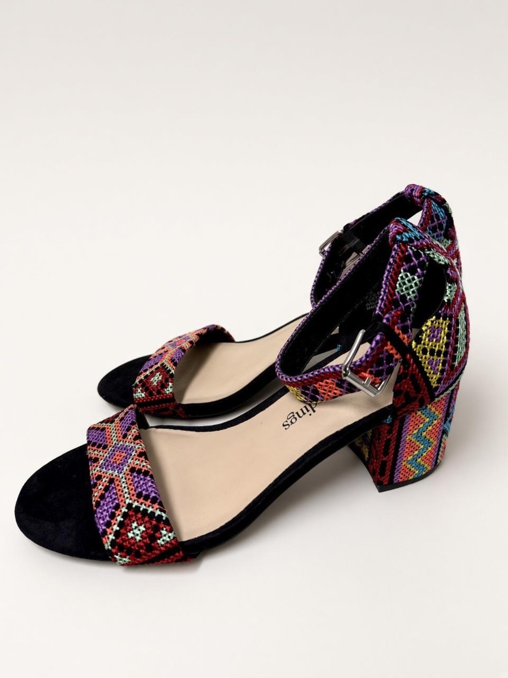 NWOT Soft Surroundings Multicolor Embroidered Block Heel Sandals Size 8.5